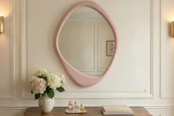 Asymmetrischer Wandspiegel ORGANIC 95cm rosa flexibel aufhängbar