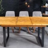Ausziehbarer Esstisch MOSAIK 160-200cm braun Pinie recyceltes Massivholz Metall schwarz
