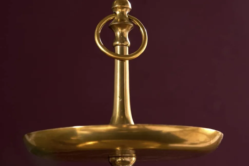 Design Etagere ORIENT 65cm gold im Wild Hammerschlag mit drei Etagen
