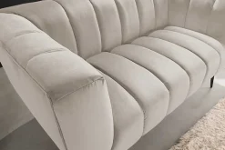 Design 2-Sitzer Sofa NOBLESSE 165cm champagner Samt schwarze Metallfüße Federkern