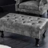 Design Sitzhocker CHESTERFIELD 80cm grau Samt Knopfheftung Nietenbesatz