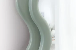 Design Wandspiegel CURVY 160cm salbeigrün