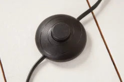 Funktionelle Stehlampe SERVANT 153cm Longan-Massivholz mit Tisch und Leinenschirm