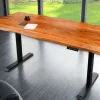 Höhenverstellbarer Schreibtisch MAMMUT 140cm natur Akazie Massivholz Baumkante