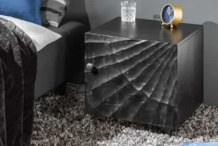 Massiver Nachttisch SCORPION 50cm schwarz Mangoholz Beistelltisch mit 3D Schnitzereien