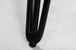 Massivholz Esstisch SCORPION 140cm grau Akazie Baumkante schwarze Metallbeine Hairpin Legs