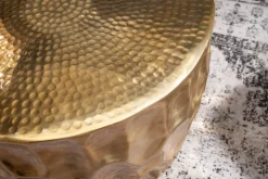 Runder Couchtisch ORGANIC ORIENT 55cm gold Metall Hammerschlag 3D-Design handmade