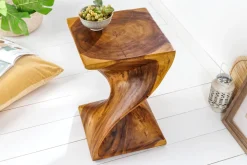 Skulp­tu­raler Beistelltisch HELIX 30cm natur Suarholz handmade in Bali Sitzhocker